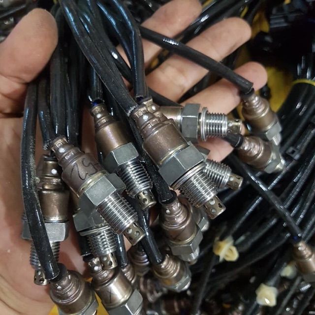 Cảm biến Oxy Honda Winner zin chính hãng / cảm biên oxi khí thải( loại dây dài không rắc)