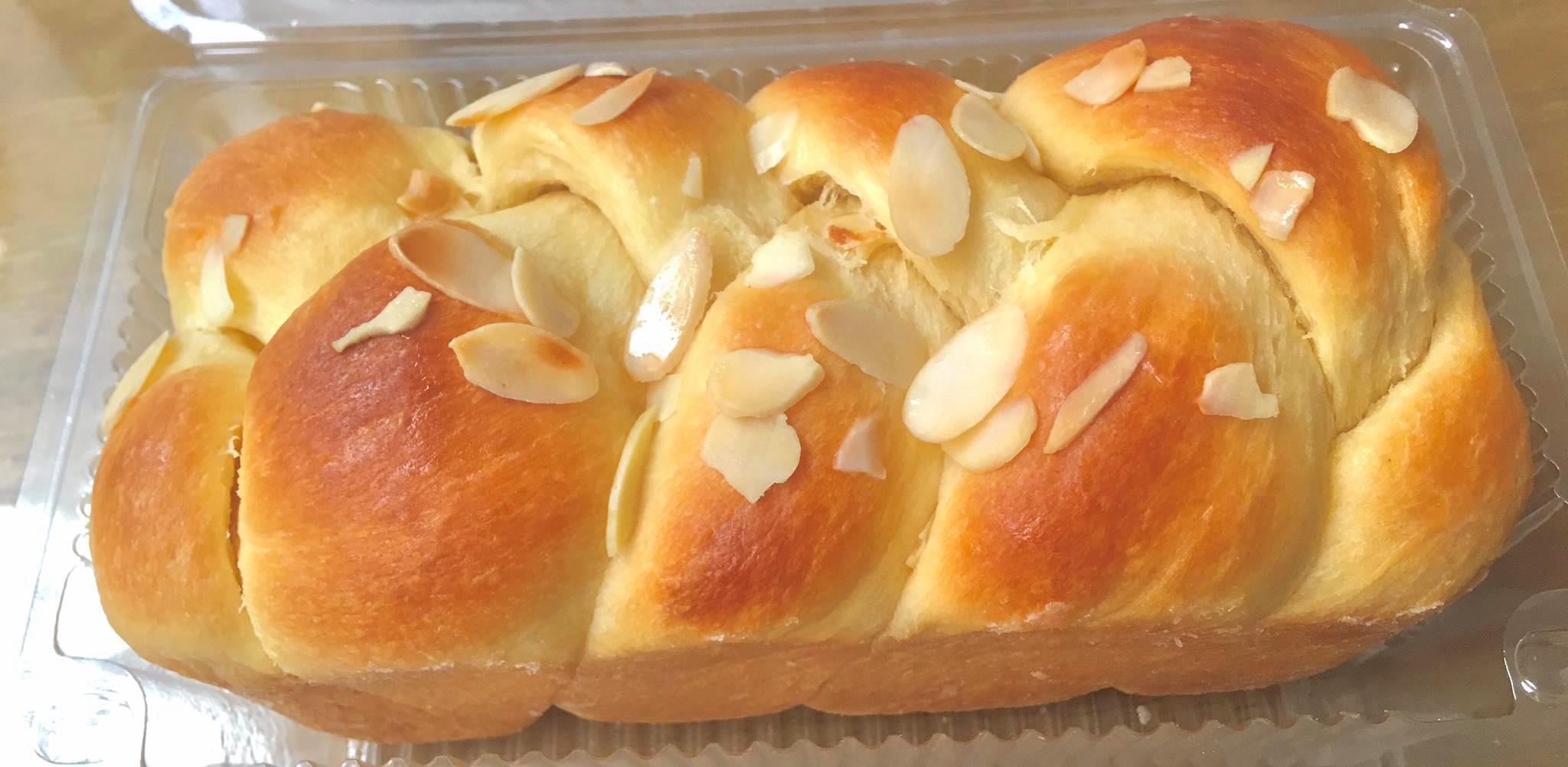 Bánh mì hoa cúc pháp - brioche - 360 grams