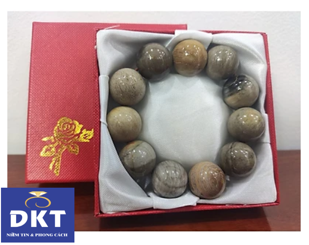 ( BAO RẺ SẬP SÀN) Vòng tay gỗ hóa thạch tự nhiên dành cho Nam 18 LY -13 HẠT mang bình an.
