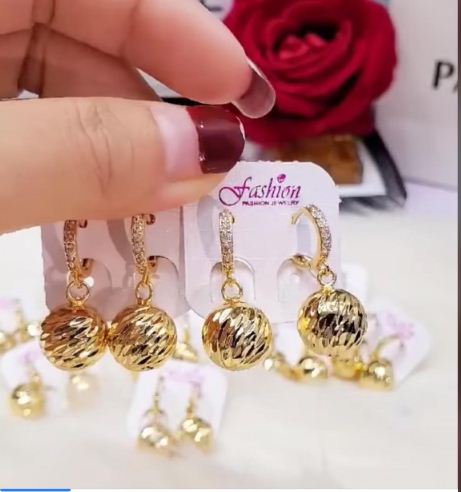 bộ khuyên tai bi mã 085
