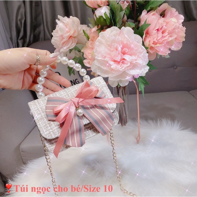 TÚI ĐEO CHÉO QUAI NGỌC ĐÍNH NƠ BẢN TO NHIỀU MÀU SẮC XINH XẮN CHẤT DẠ LÀM NỔI BẬT CHIẾC TÚI CHO BÉ YÊU NAM33