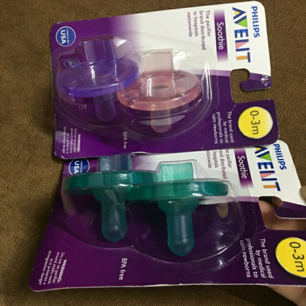 Sét 2 ti giả Avent chống vẩu 0-3m cho bé