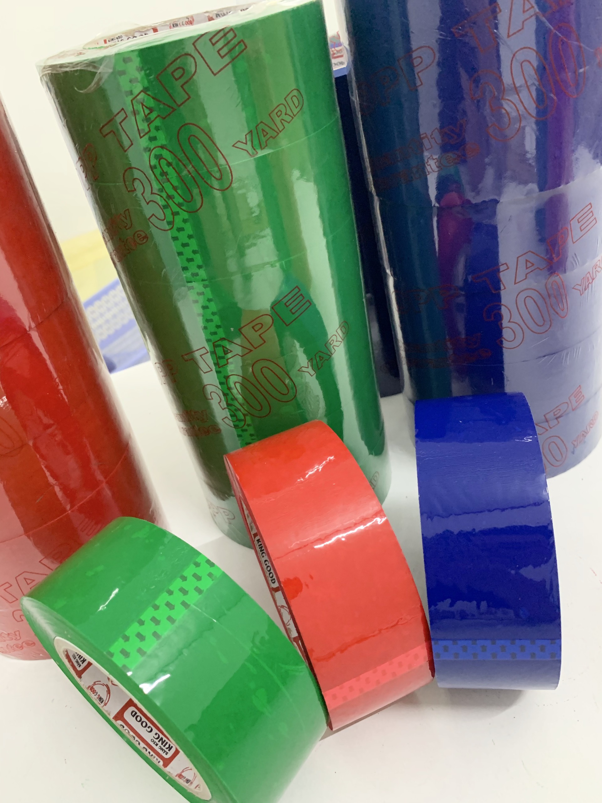 Cuộn băng keo gói hàng nhiều màu loại 300Yard IIr2