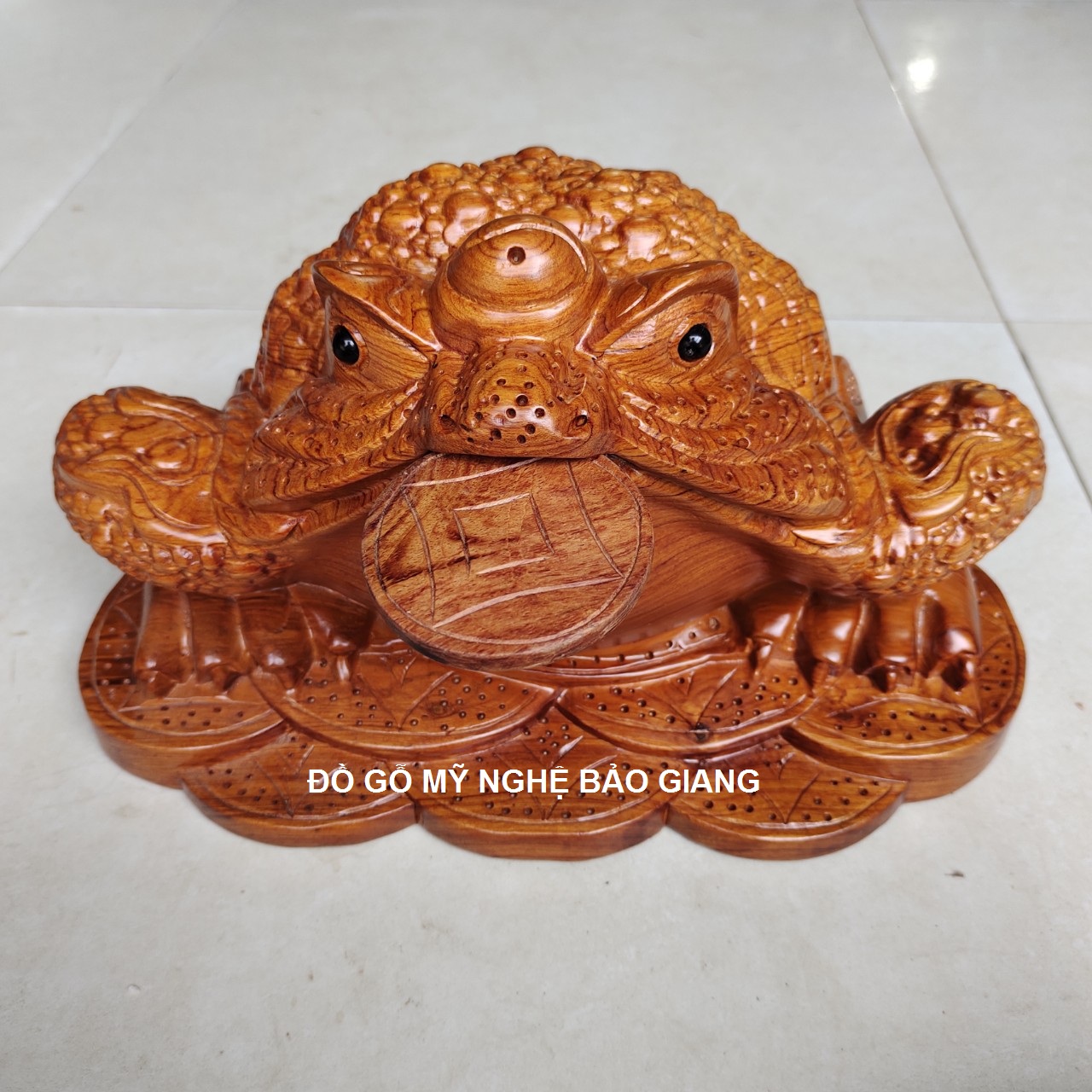 Tượng cóc ngậm tiền cóc tài lộc cóc phong thủy gỗ hương ngang 35 sâu 21 cao 24 cm