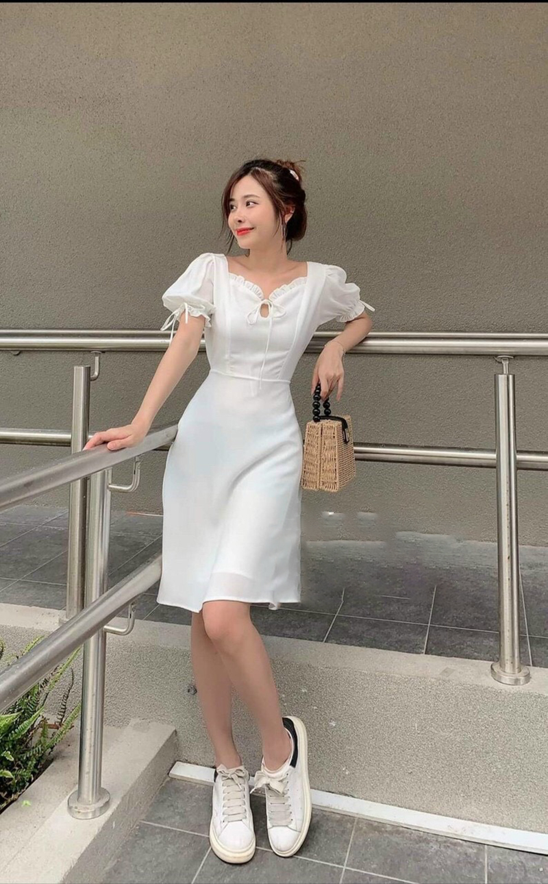 Váy áo đi làm đi chơi đẹp từng centimet của Lê Thanh Hòa