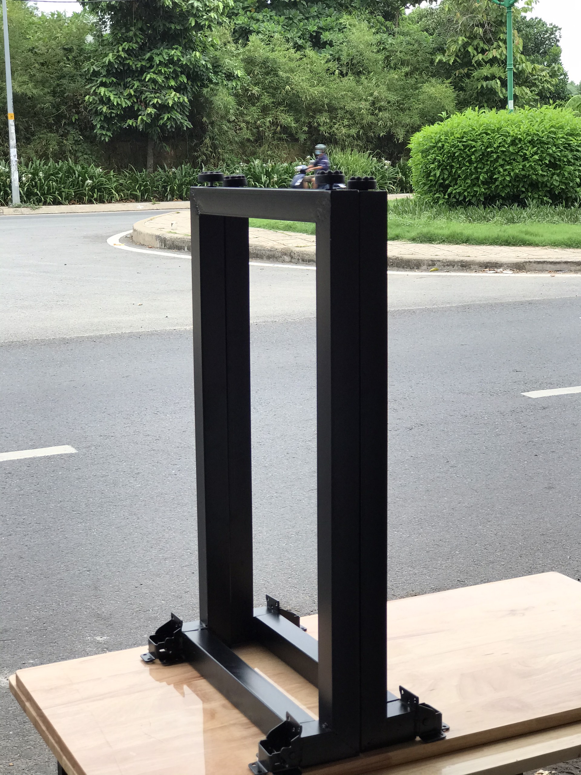 Chân bàn gấp, xếp gọn cao 72cm + đế su.