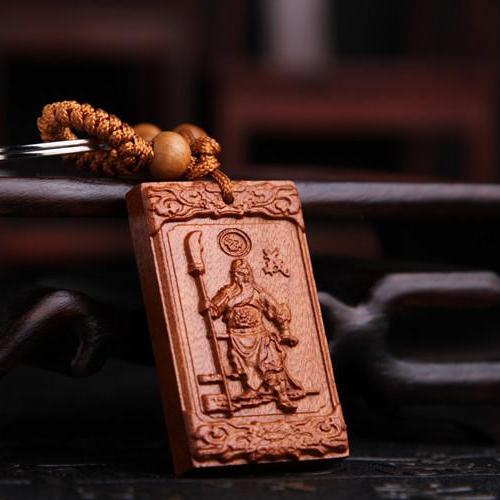 Móc Khóa Gỗ Thủ Công Khắc Hình Quan Công Cầm Đao ( mẫu thẻ bài )