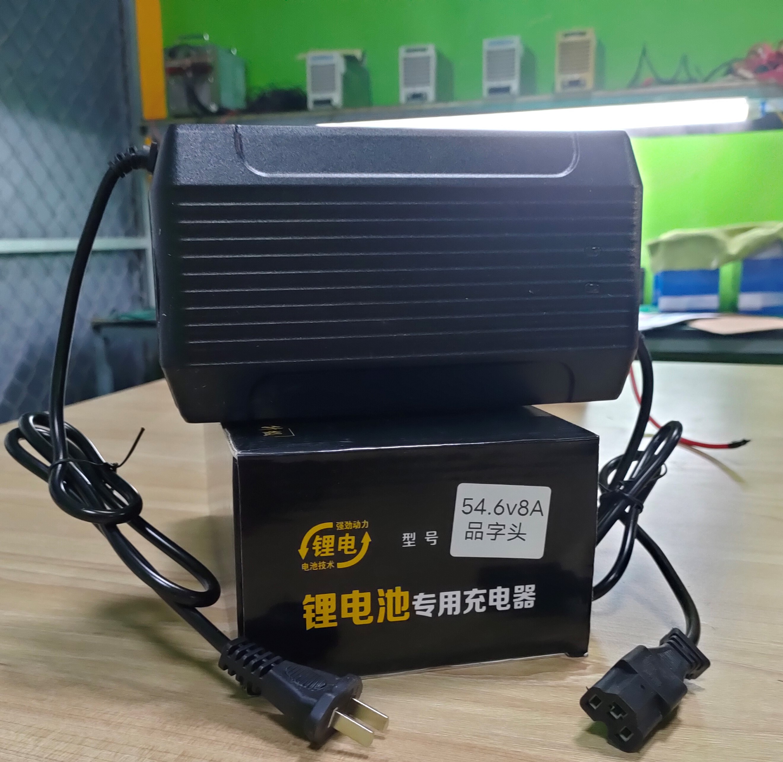 Bộ sạc pin Lithium 67.2V5A/8A/10A ( Cho hệ 60V 16 cell 3,7V pin Lipo)
