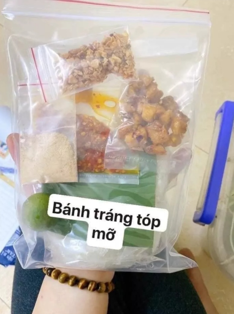 Bánh Tráng Trộn Tóp Mỡ Hành Siêu Ngon