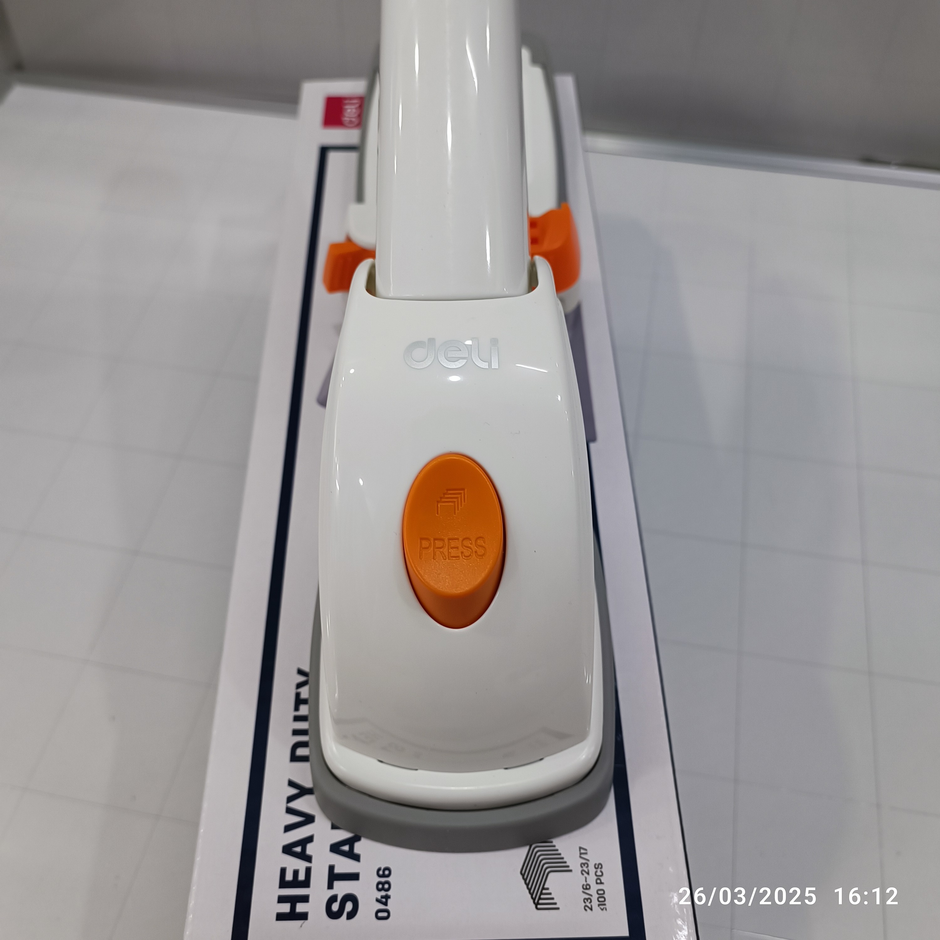 Dập ghim 120 tờ deli 486