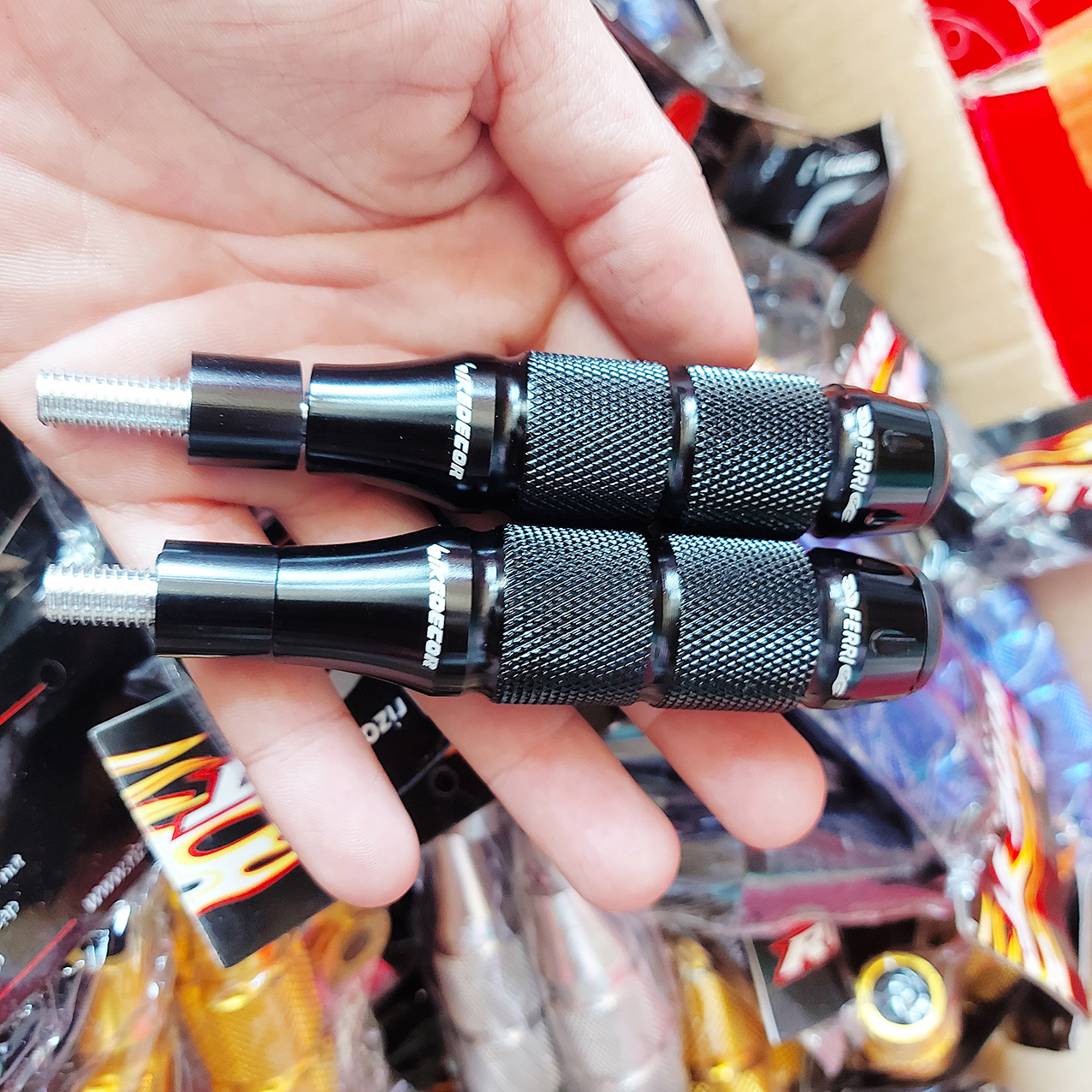 Gù chống đổ kiêm gác chân sau CNC