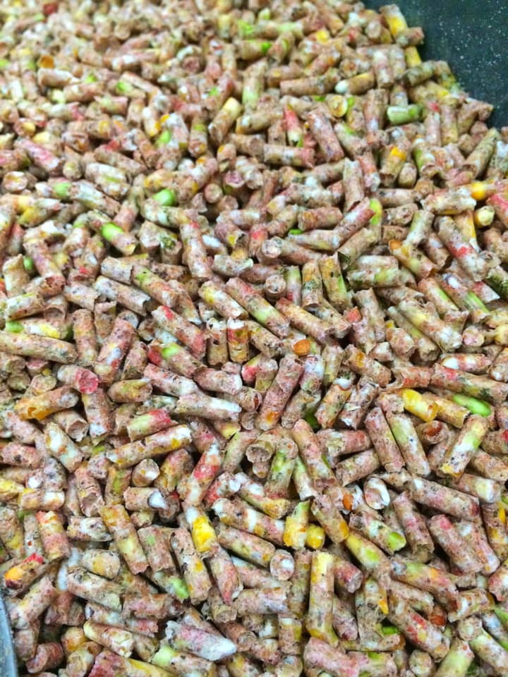 [HCM]Cám ép viên từ ngũ cốc Việt cao cấp dành cho gà đá 1kg.