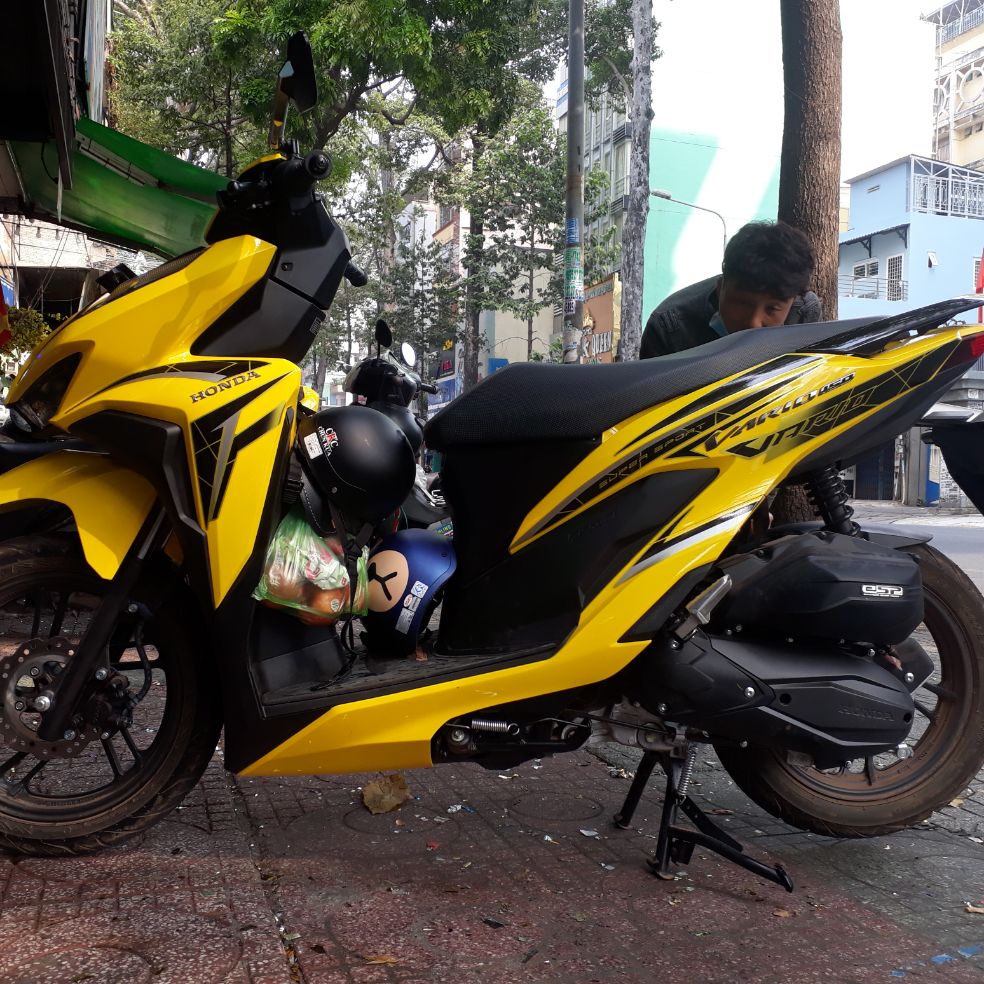 Mẫu Sơn xe máy Vario 150 màu vàng cực đẹp  SƠN XE SÀI GÒN