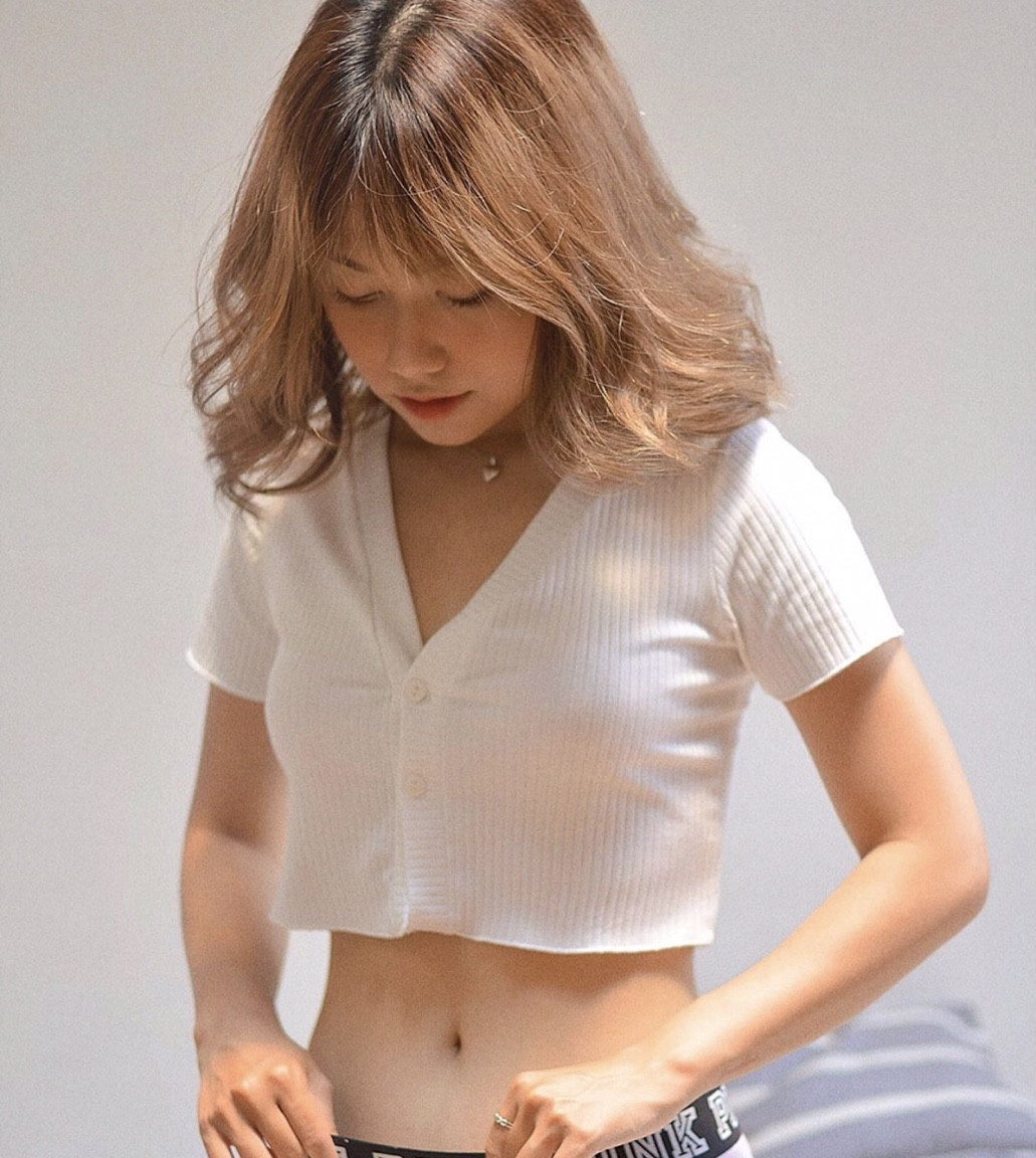 Áo croptop cổ v nút siêu xinh xắn nauy599