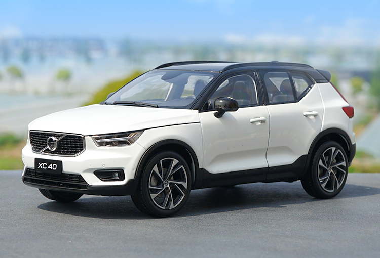 Mô hình xe volvo xc40 tỉ lệ 1/18