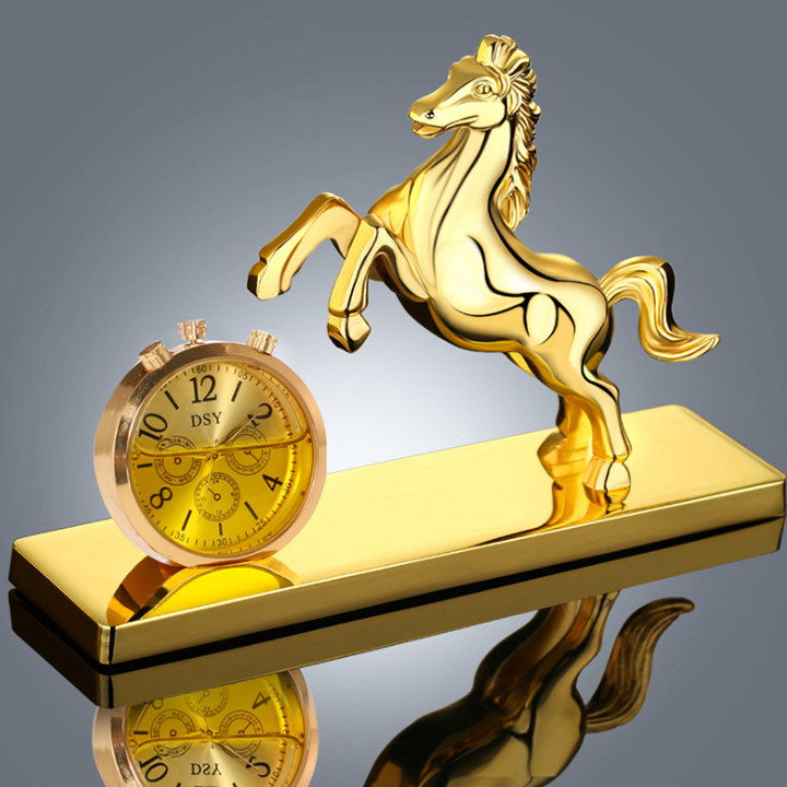 Nước hoa ngựa mạ vàng kiêm đồng hồ cao cấp trên ô tô, xe hơi A72528