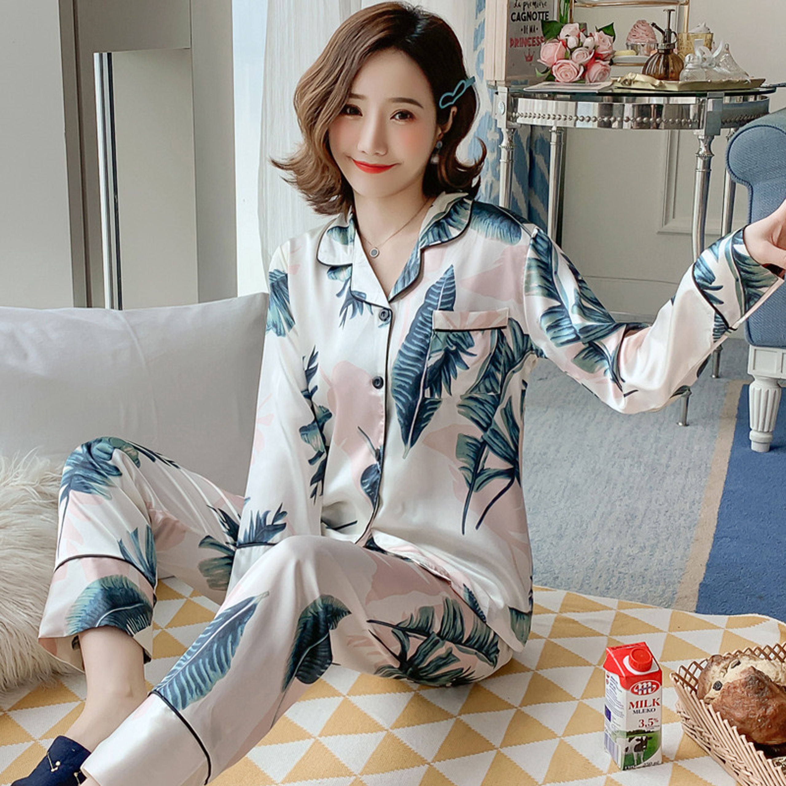 Bộ pizama lụa mềm tay dài hoạ tiết lá - d76
