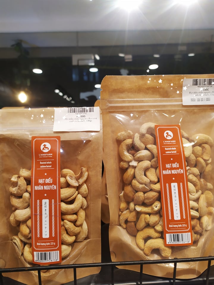 Điều nhân nguyên nướng -roasted whole cashew the nuts valley