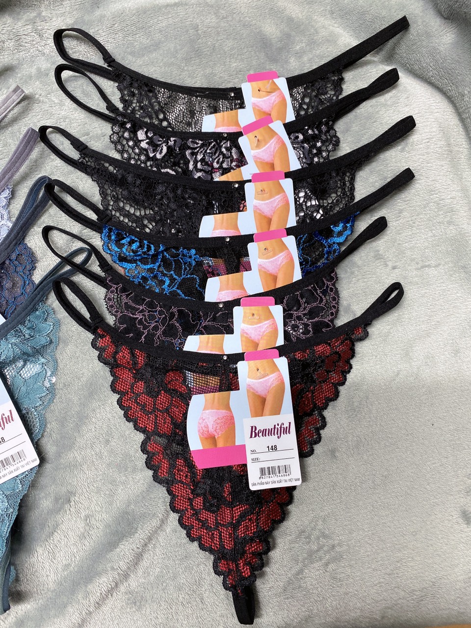 Quần lót lọt khe nữ ren sexy quyến rũ