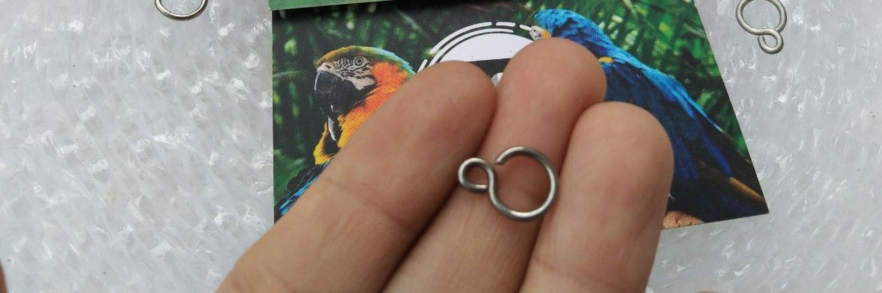 1 CÁI VÒNG SỐ 8 DÙNG LÀM VÒNG CHÂN CHO CHIM, VẸT