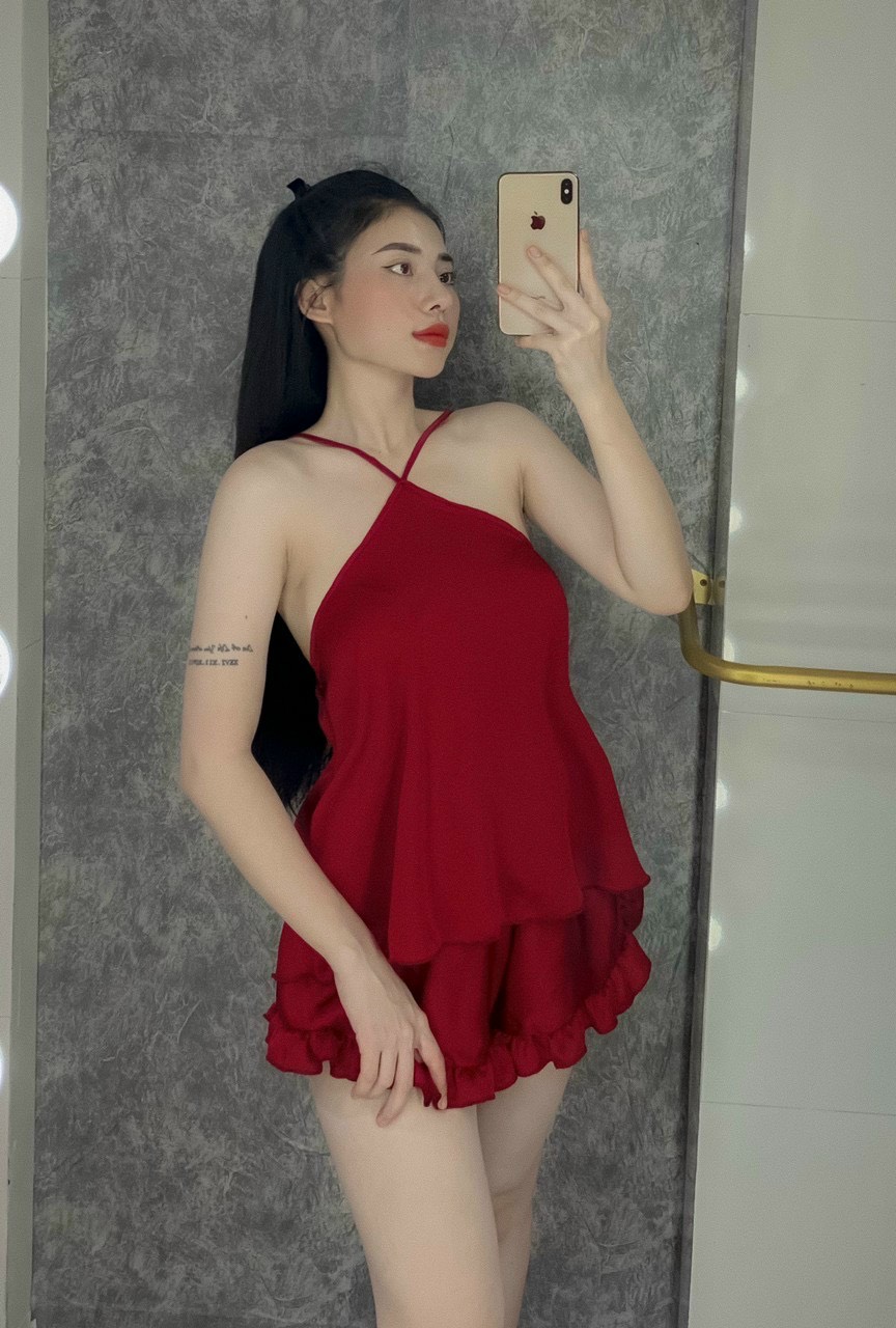 Sét bộ đồ ngủ áo cổ yếm hở lưng quần đùi chất lụa mềm mịn mặc nhà thoáng mát lyn009