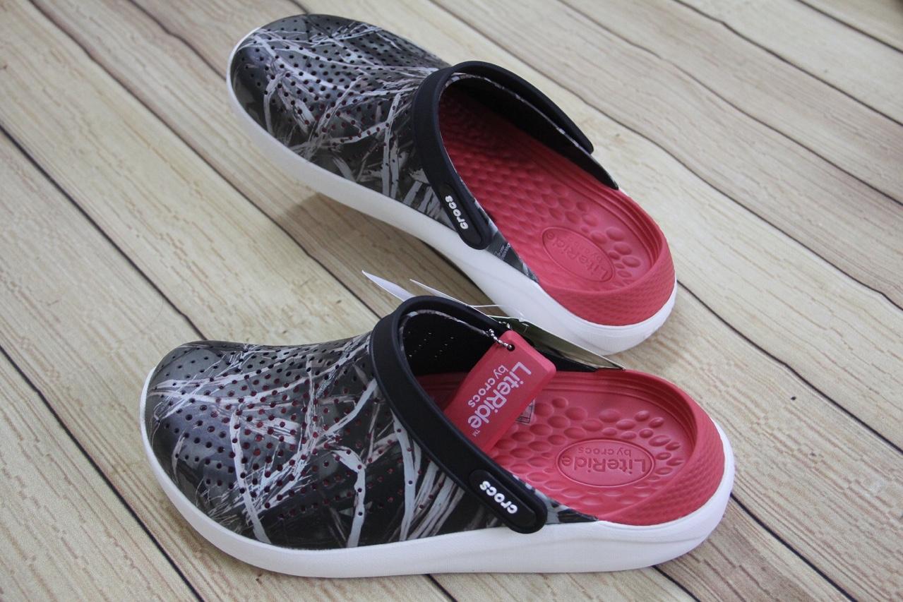 Sục Literide Crocs Camo- màu đỏ
