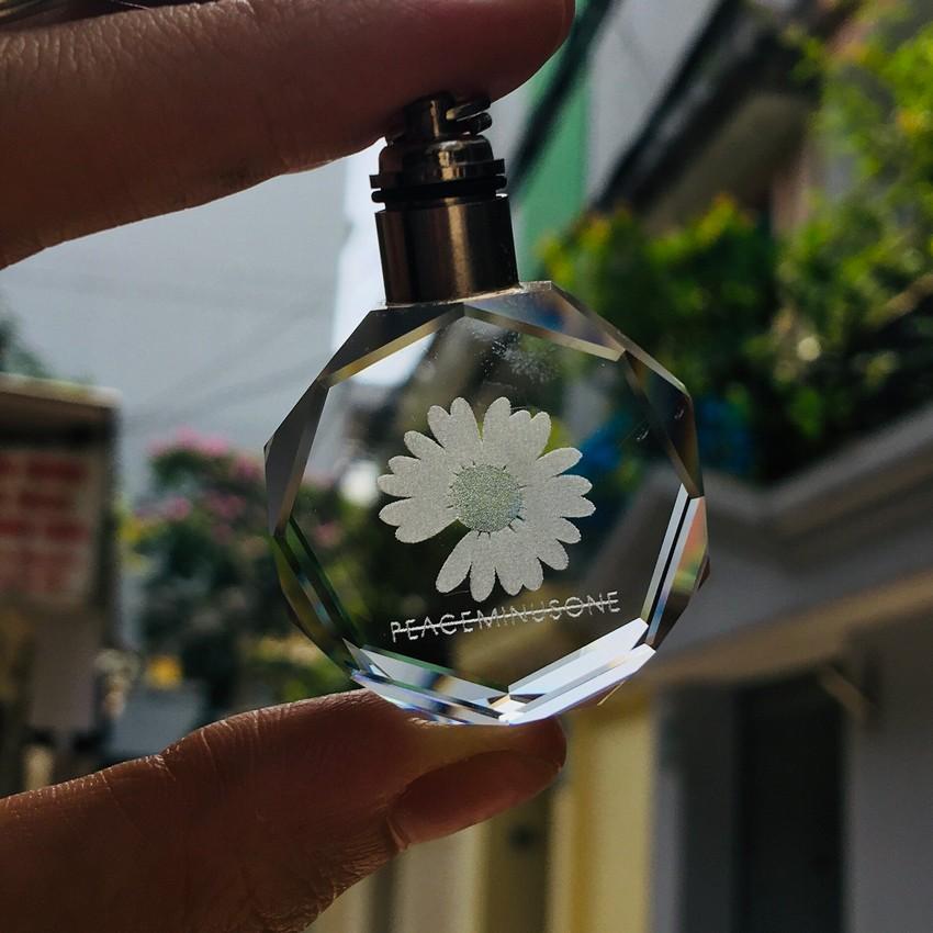 Móc khóa phát sáng Cúc Họa Mi GD Peaceminusone quà tặng xinh xắn dễ thương
