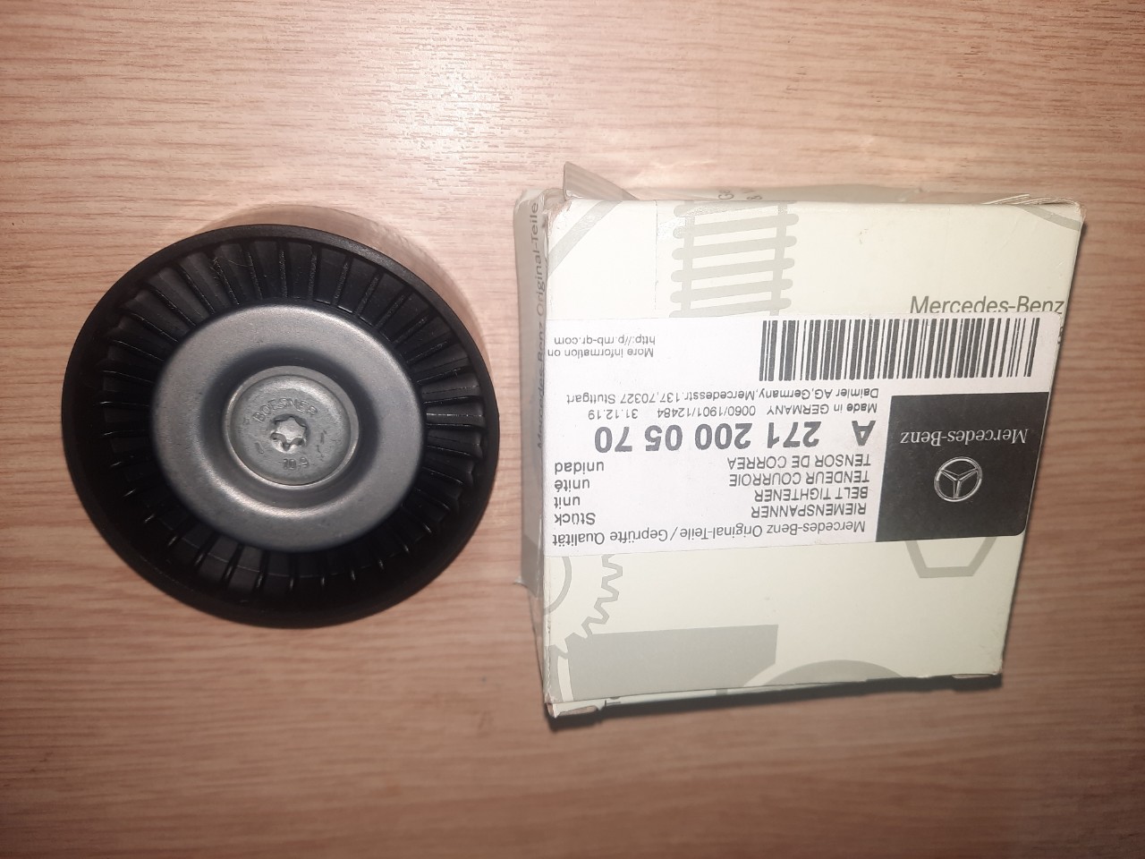 Buly đỡ dây curoa mercedes động cơ m271 mã a2712000570
