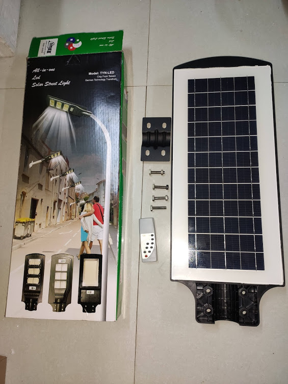 ĐÈN ĐƯỜNG NĂNG LƯỢNG MẶT TRỜI LIỀN THỂ 90W  Hikari Limex Thái Lan, Chống Nước , lắp đặt ngoài trời, cảm biến ánh sáng .