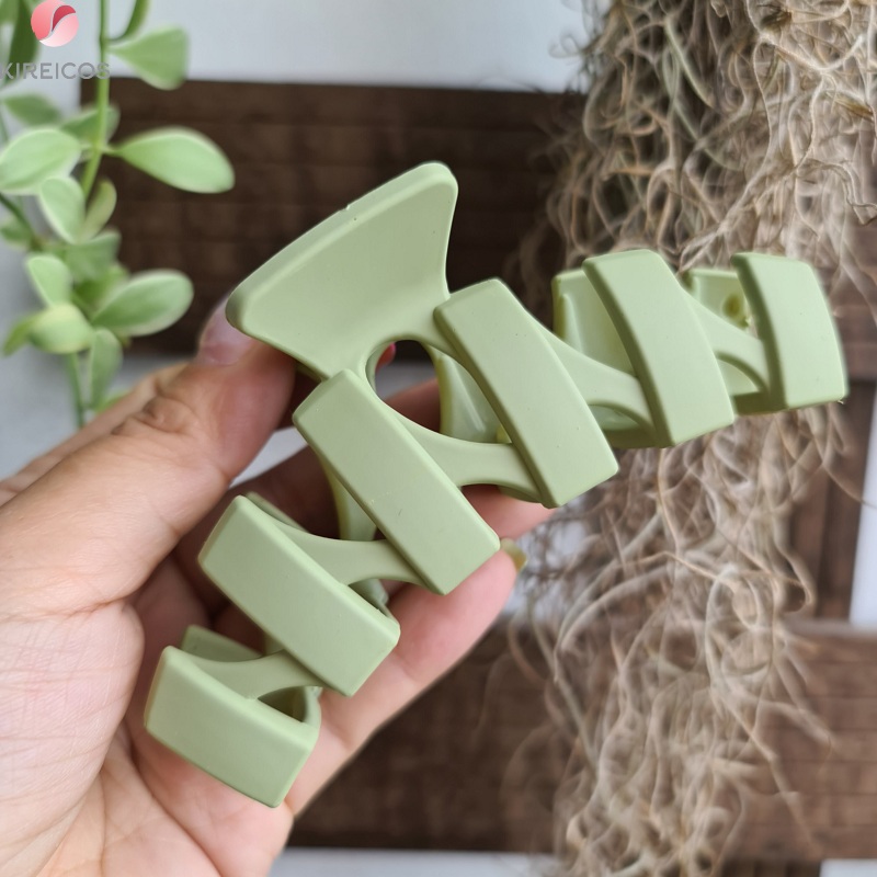 Kẹp tóc gấp tóc nhiều mẫu tông xanh lá cho mùa hè hot trend - kireicos