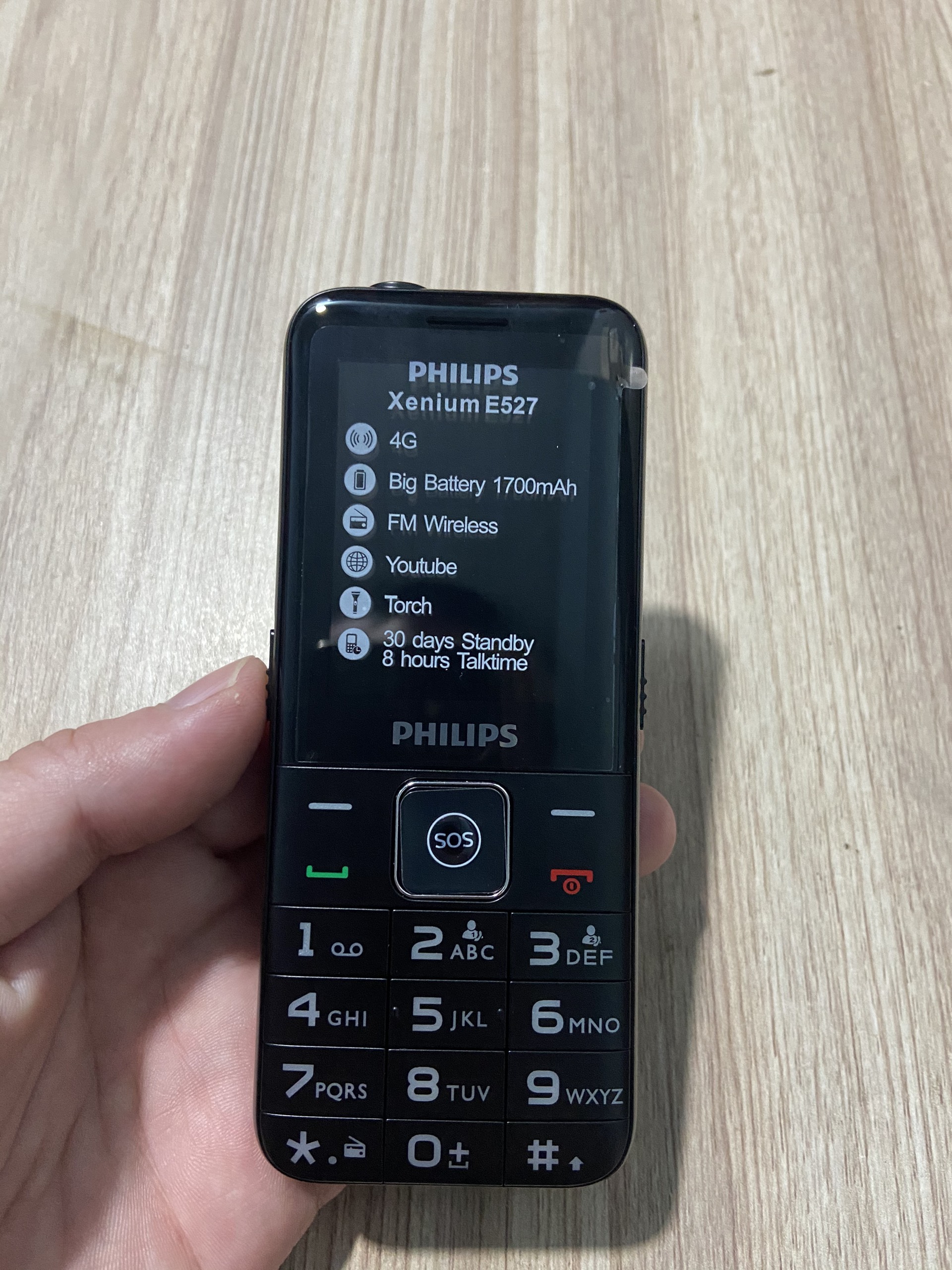 Điện thoại Philips E527 xenium ( Bảo hành 12 tháng)
