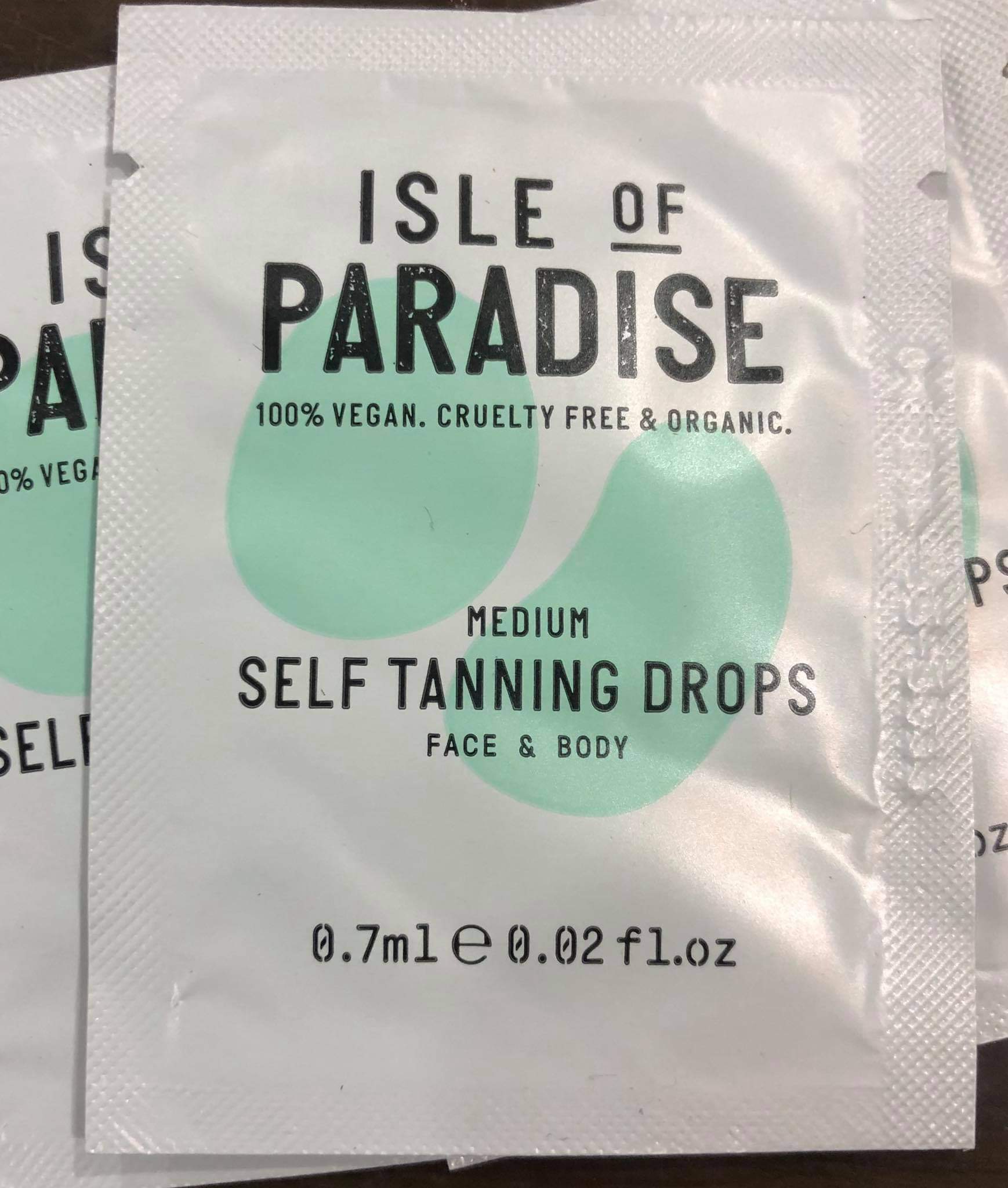 Sample serum làm mờ đốm nâu sáng da isle of paradise self tanning drops 0.7ml mỹ