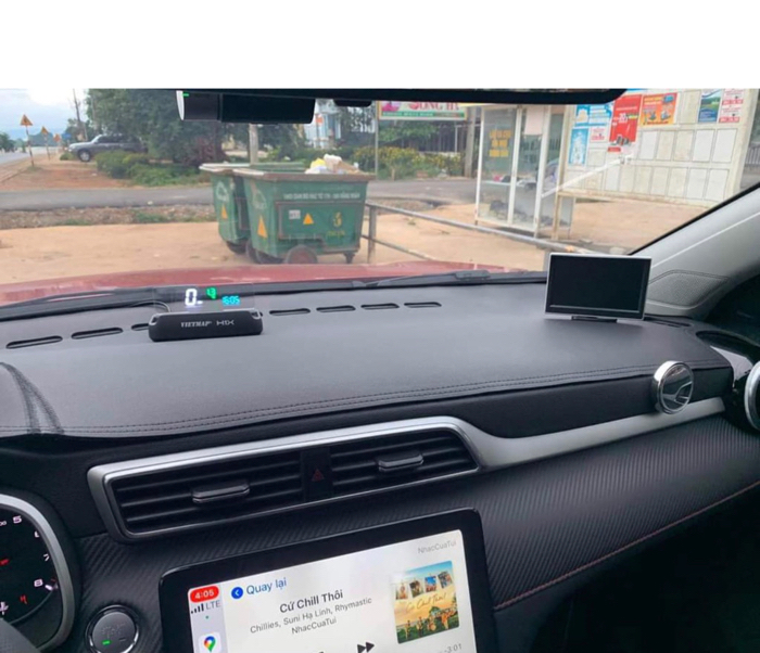 Thảm taplo xe MG ZS, HS màu đen Có Đế Chống Trượt Giúp Che Nắng Taplo, Chống Nứt Bạc Màu Taplo, Chống Lóa Mắt Và Tăng Thẩm Mỹ Cho Xe