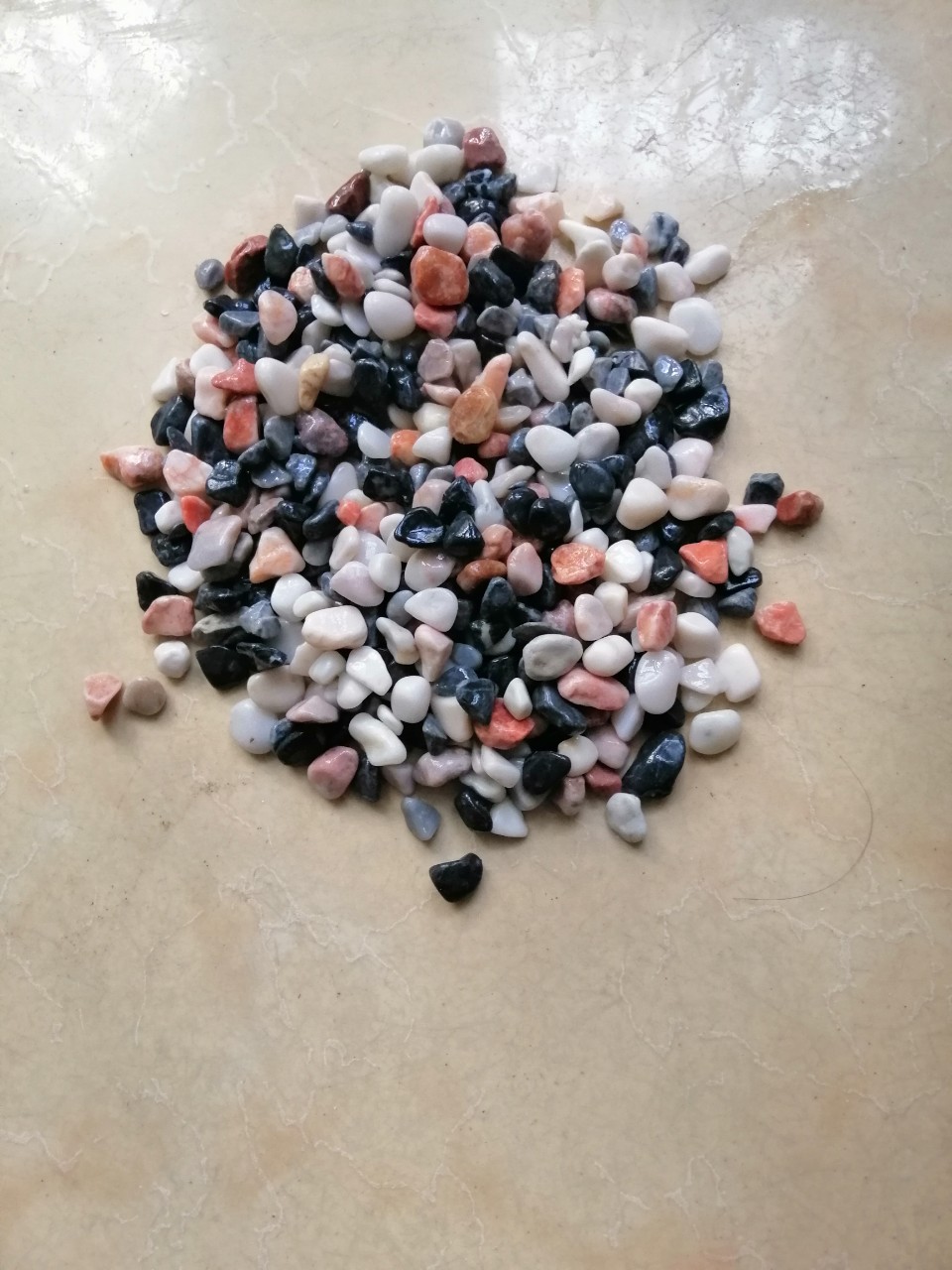 Combo 5 kg Sỏi 4 màu trang trí bể cá,sân vườn ,