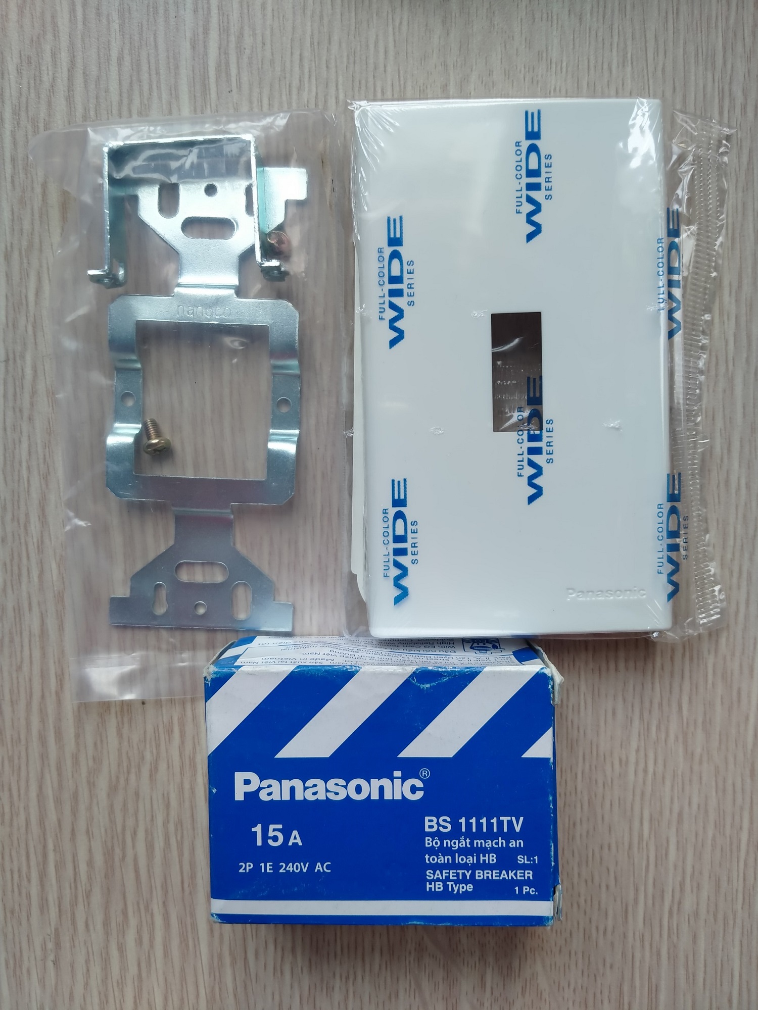 Combo Mặt CB Cóc WEV7061SW  Đai sắt FS80  CB cóc 10A 15A 20A 30A 40A Panasonic