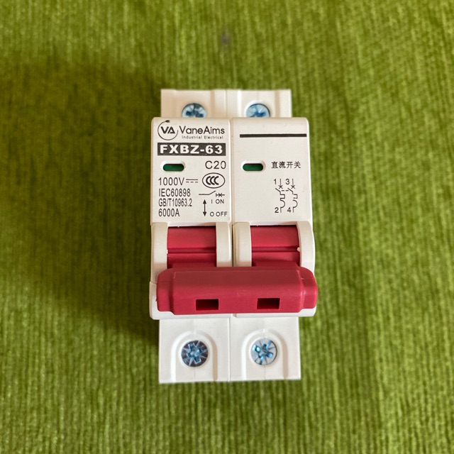 Cb dc 1000v 20a solar