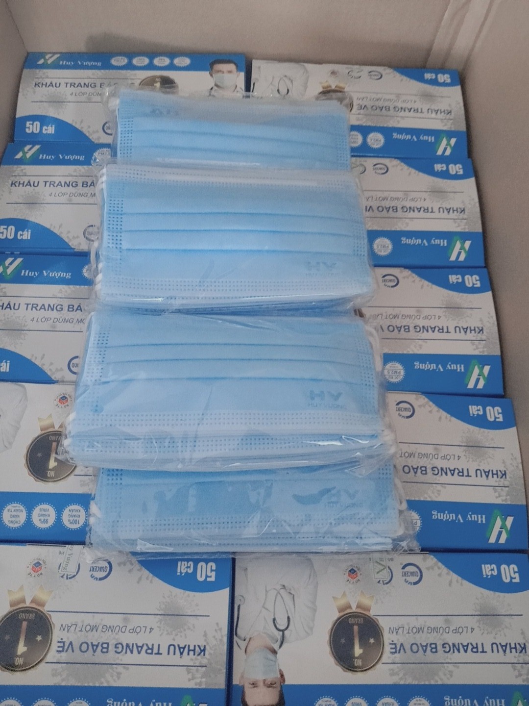   HCM khẩu trang y tế Huy Vượng 4 lớp hộp 50 cái giá 29k 1 hộp vải không dệt mềm mịn   Xanh   