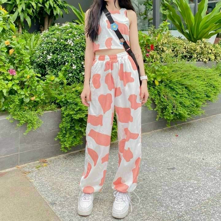 Set bộ quần áo croptop và quần ống rộng bò sữa siêu hot trend,trẻ trung,năng động,cá tính-siêu đẹp,siêu hot yvkv2