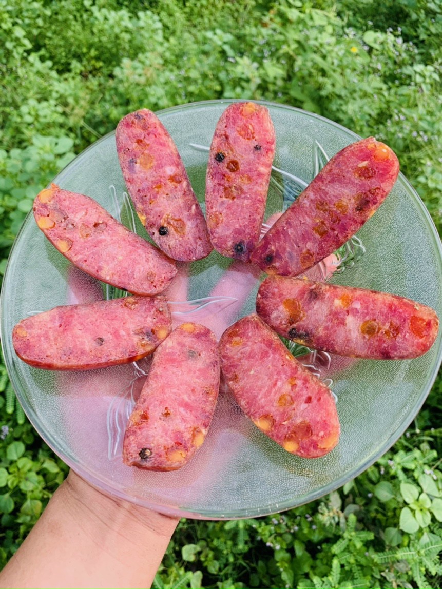 Lạp xưởng trứng muối