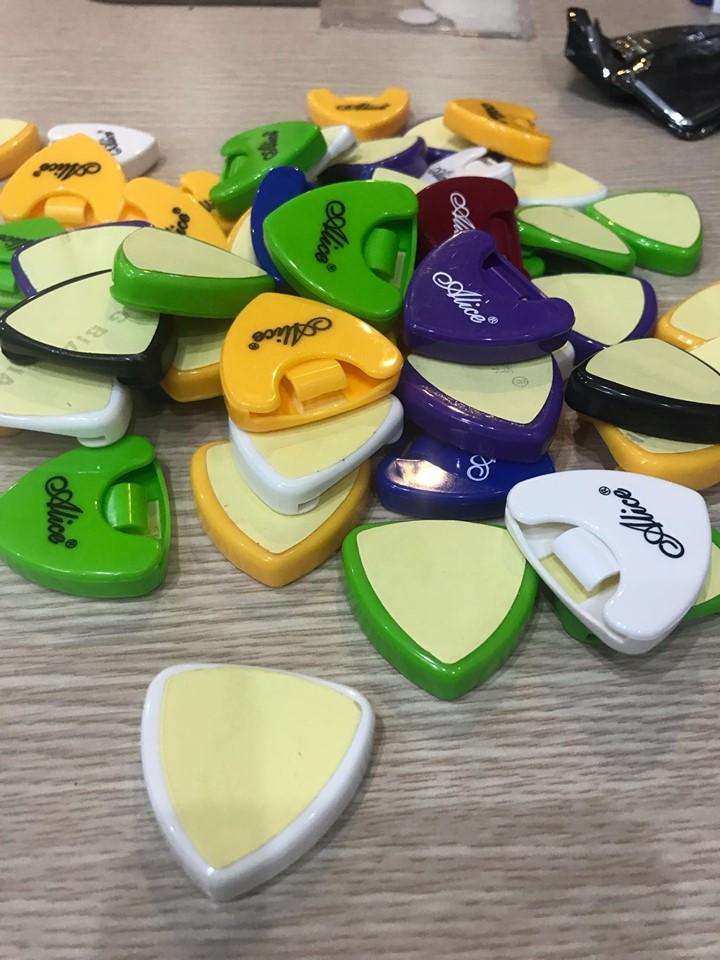 [HCM]Bộ hộp đựng kèm 3 pick gẩy Alice đàn guitar