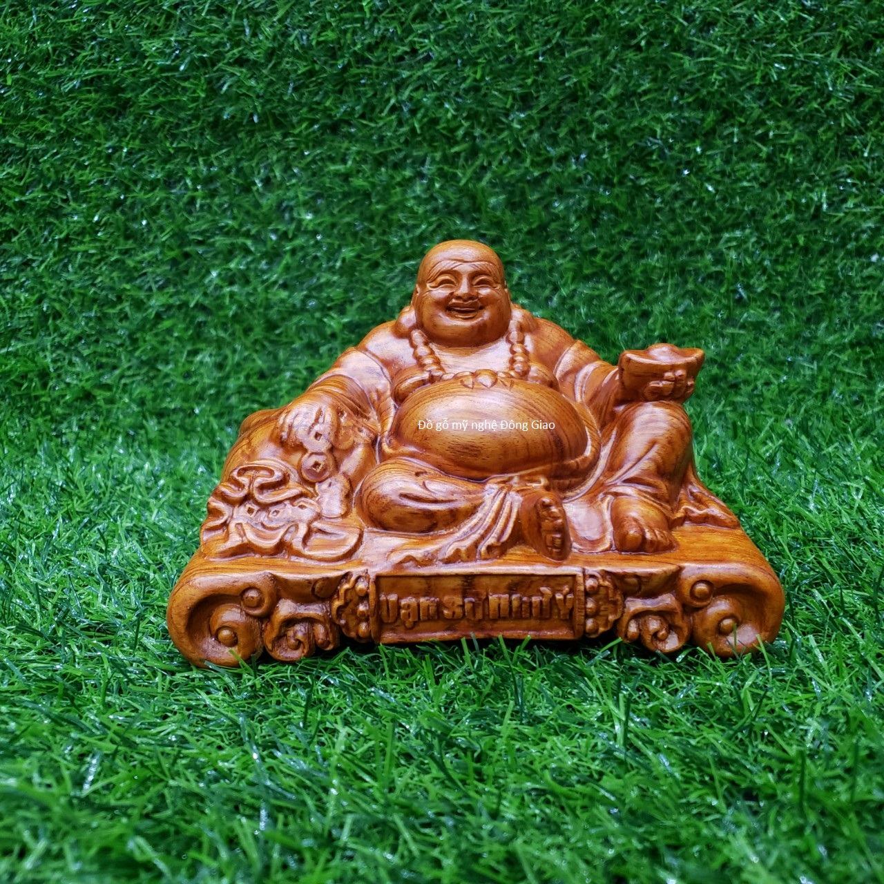 Tượng phật di lặc để ô tô gỗ hương