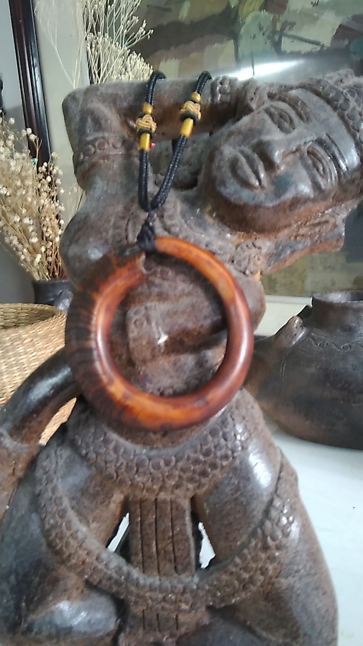 Vòng tay nhỏ size 50cm phủ bì mặt dây đeo cổ nanh nhân tạo