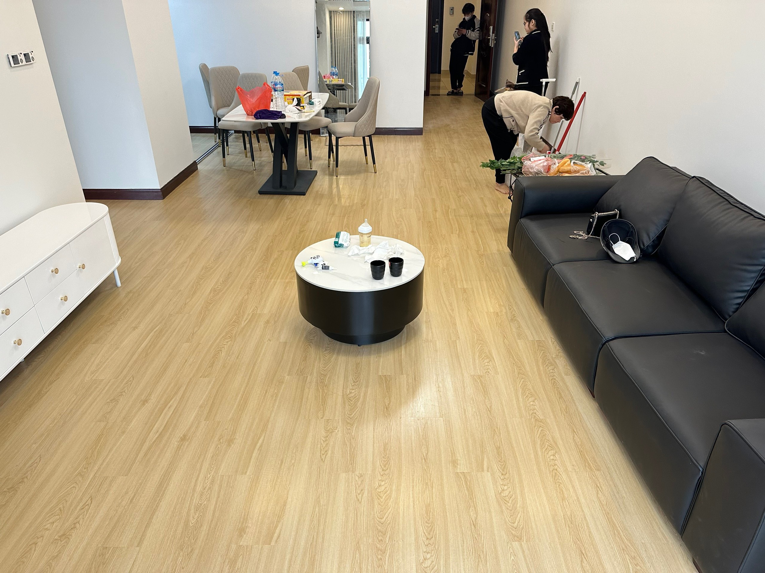 5 met vuông, 36 tấm, Sàn nhựa giả gỗ, màu 22, sàn dán keo sẵn