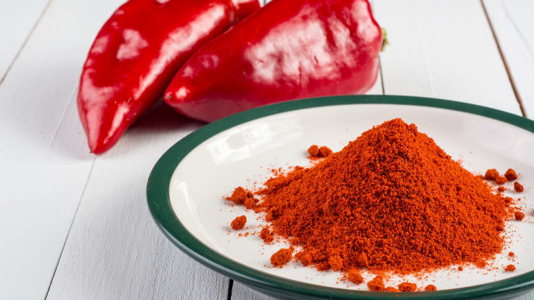 Bột ớt paprika - ớt cựa gà không cay gói 50gr-100gr-200gr-500gr