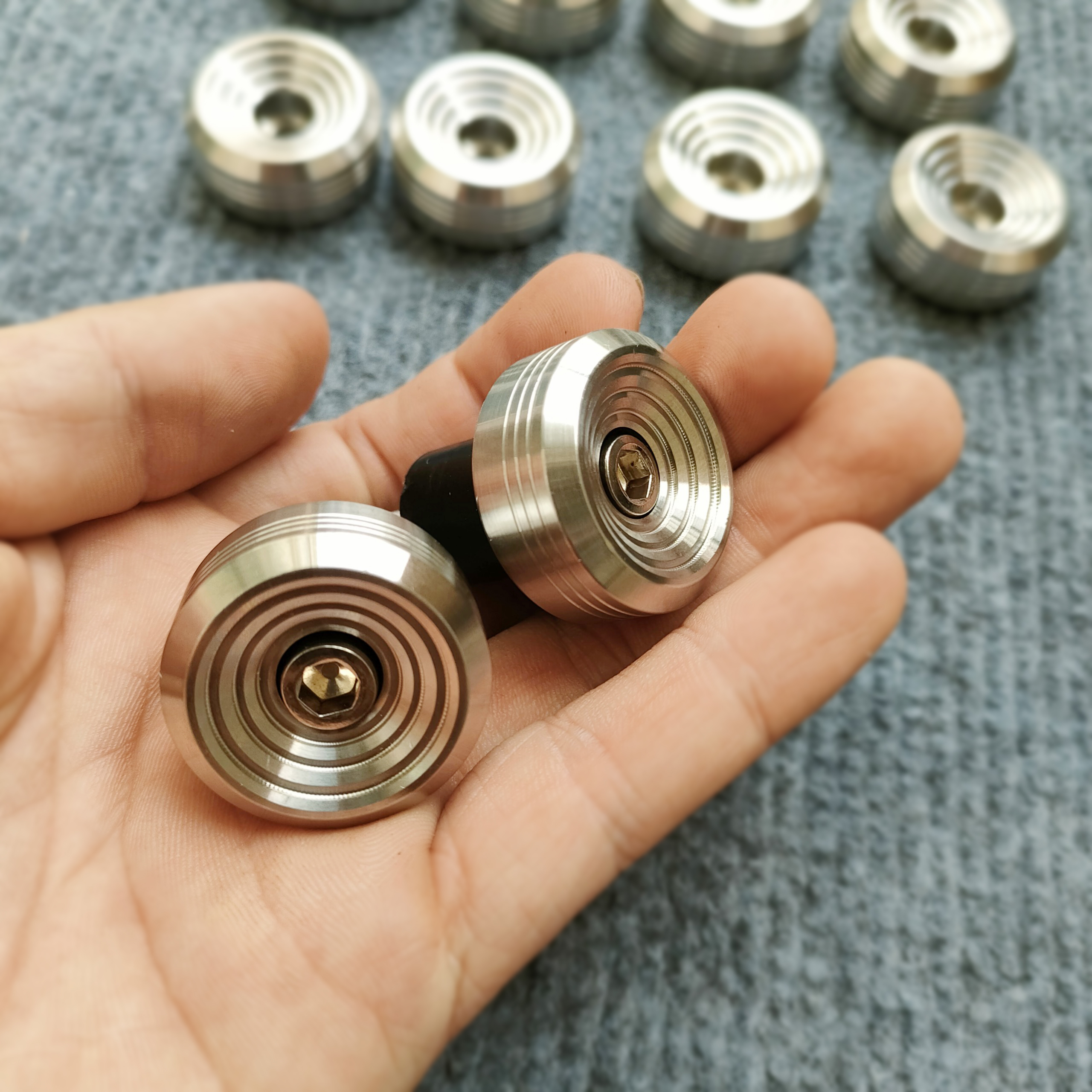 Gù tay lái xe máy gắn wave, sirius, future, exciter..inox 304 kiểu xoắn thái giá bán 1 cặp