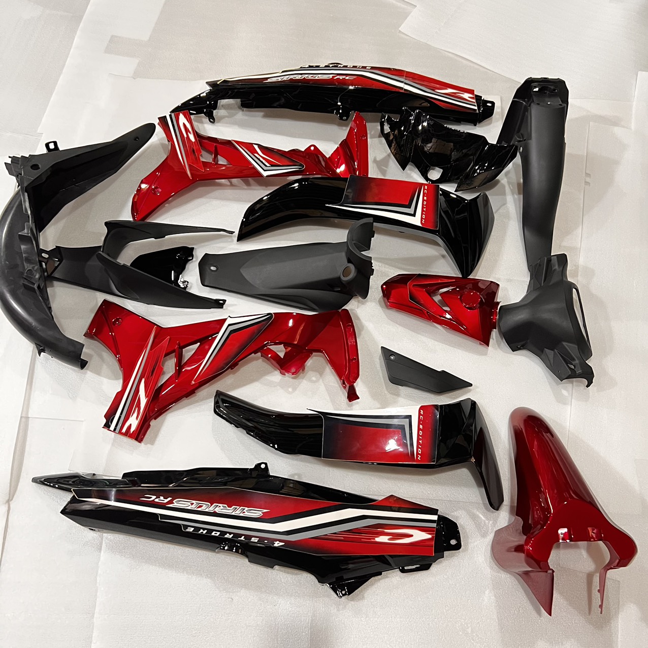 Dàn áo xe SIRIUS màu ĐỎ ĐUN , nhựa nguyên sinh ABS bền màu chống bay màu [ KÈM TEM 3 LỚP ]