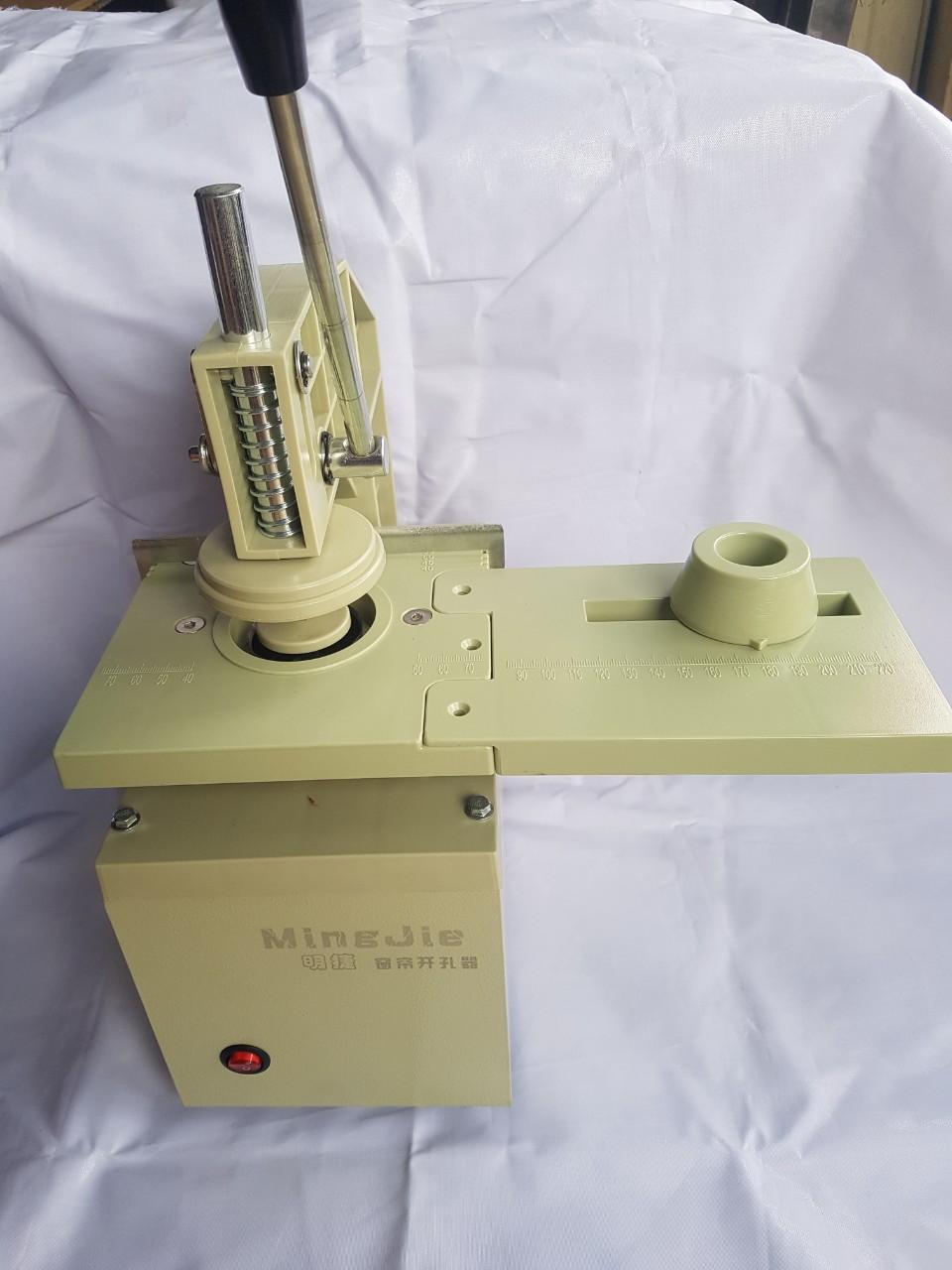 Máy Đục Lỗ Rèm Cửa, Màn Cửa. dùng trong nghàng may rèm cửa, màn cửa