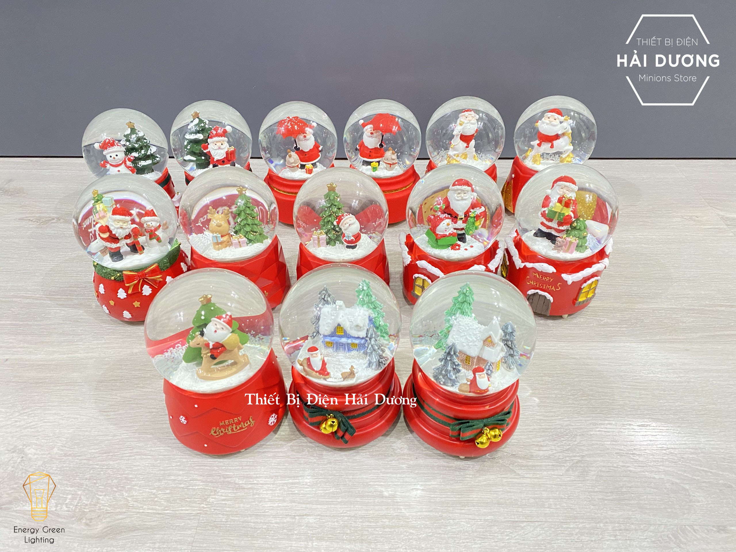 Quà tặng giáng sinh - Quả cầu tuyết ông già noel và chú tuần lộc siêu dễ thương - Kèm pin - có video