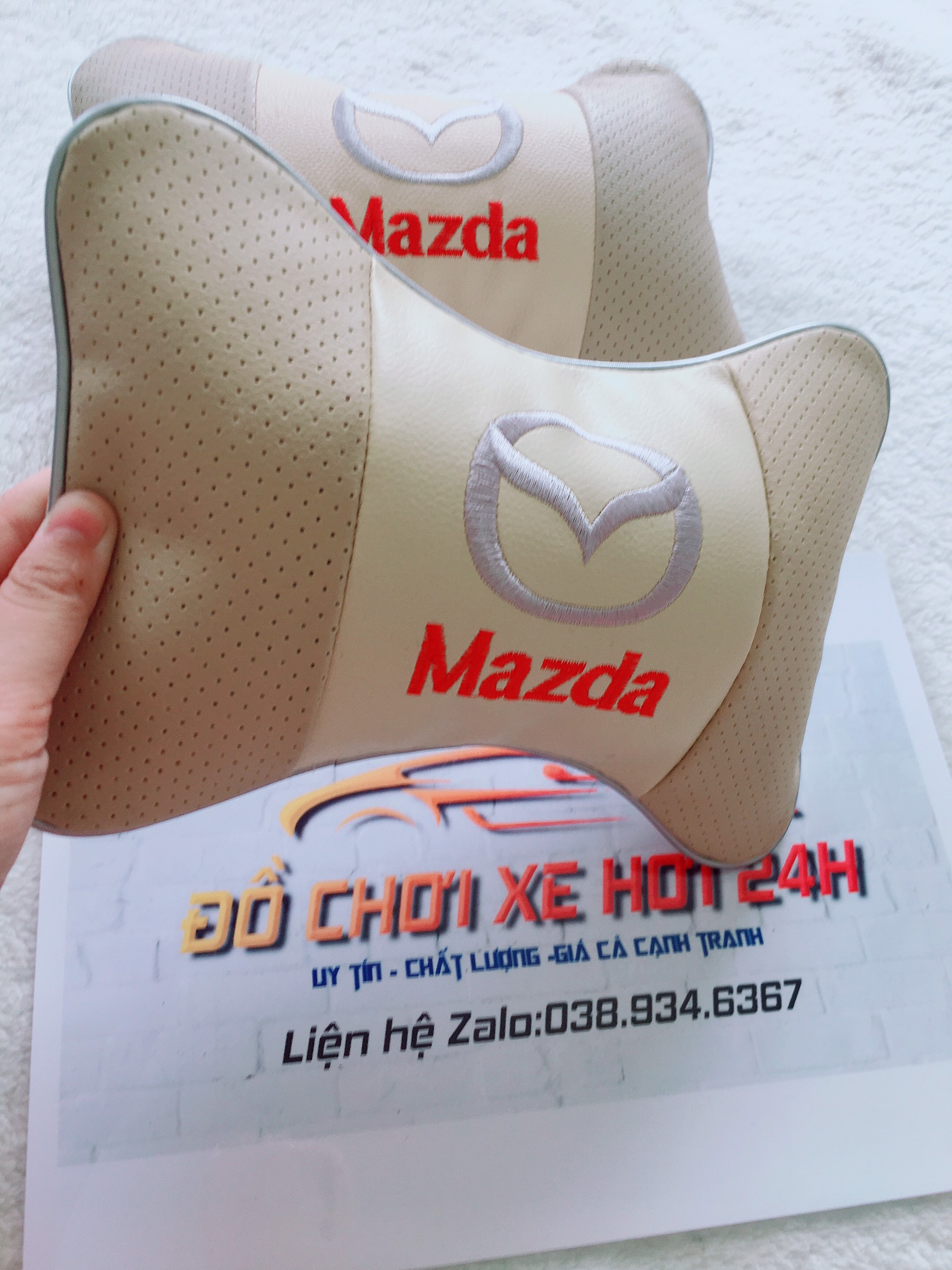 Xả lỗ gối đầu có thêu logo hãng xe Hyundai,Mazda,Kia,Toyota,Honda,Mẹc,BMW.... decor cho xe cực xinh
