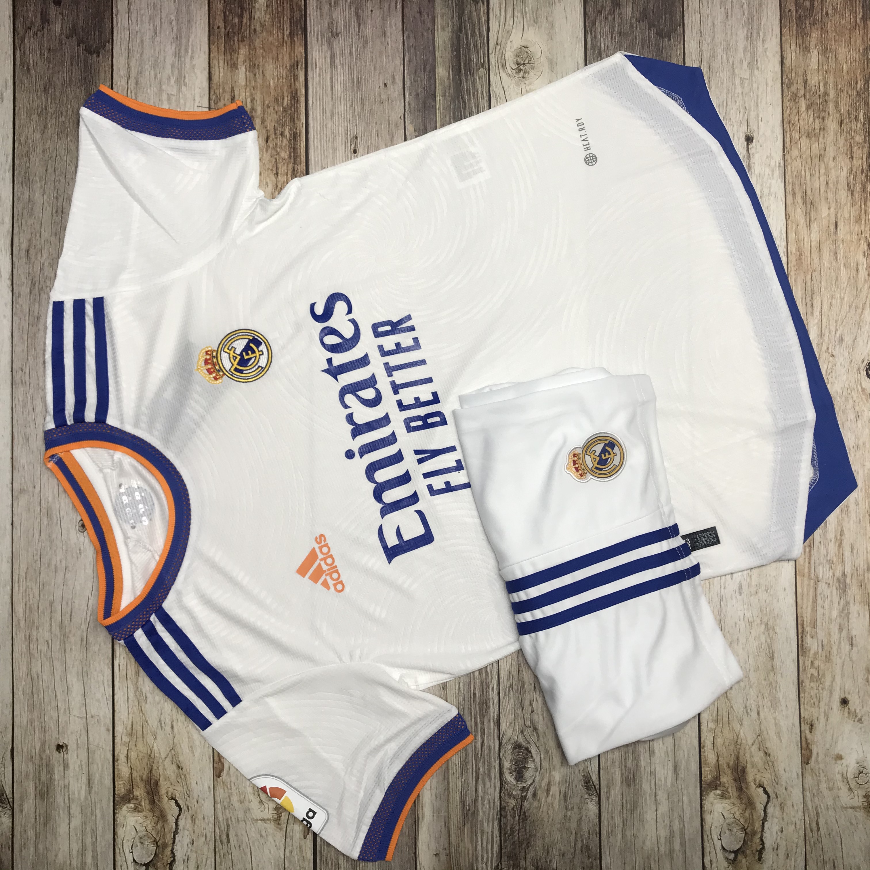 Áo bóng đá-Áo Đá Banh CLB Real Madrid- Mẫu 2022 Mới -Vải Polyeste Siêu Thoáng-Siêu Bền